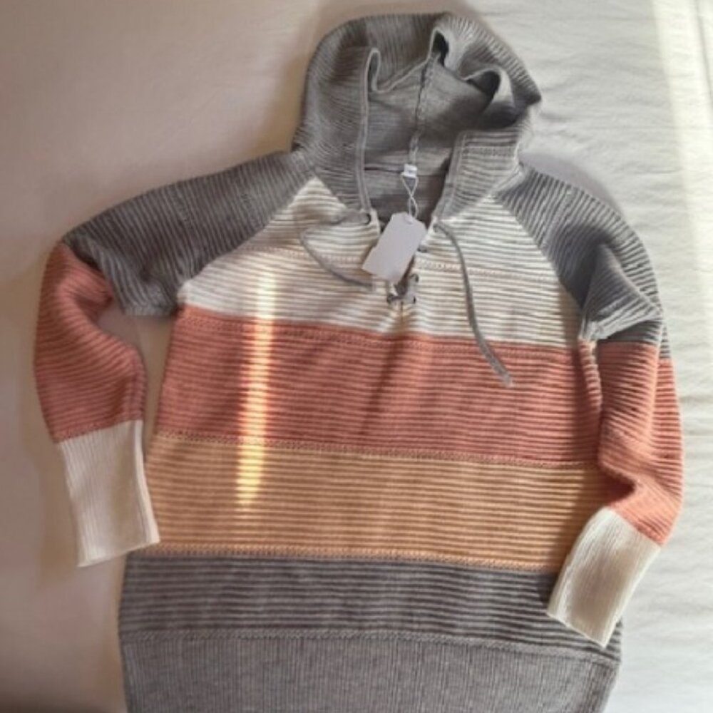 Long Sleeve Sweater Hoodie Striped Top Women’s Small Relaxed Fit NWT Peach, gray